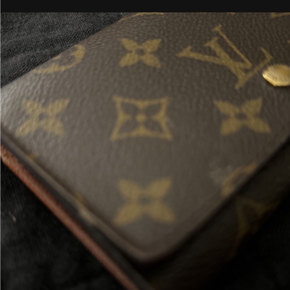 AUTHENTIC LOUIS VUITTON PURSE AND WALLET - Picture 3 of 12